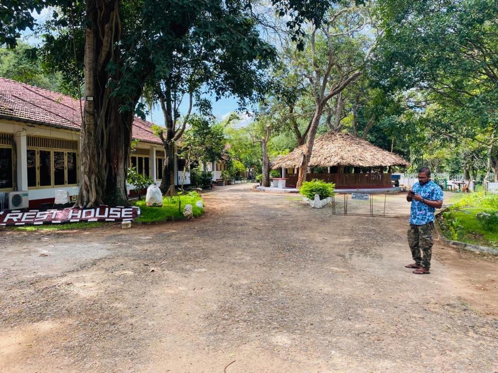 Отель Resthouse Vavuniya Экстерьер фото